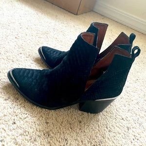 Jeffrey Campbell Cromwell